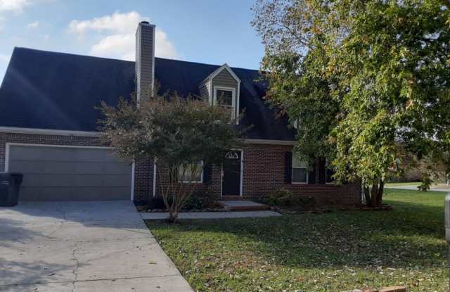 Great Home on corner lot in prime location in Knoxville photos photos
