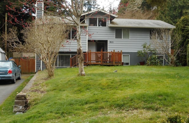 821 NE Serpentine Pl Unit A - 821 Northeast Serpentine Place, Shoreline, WA 98155