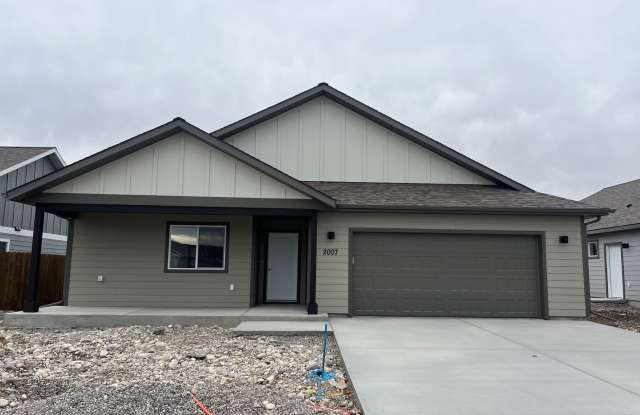 3 Bed 2 Bath with double attached garage in Belgrade Gallery 1