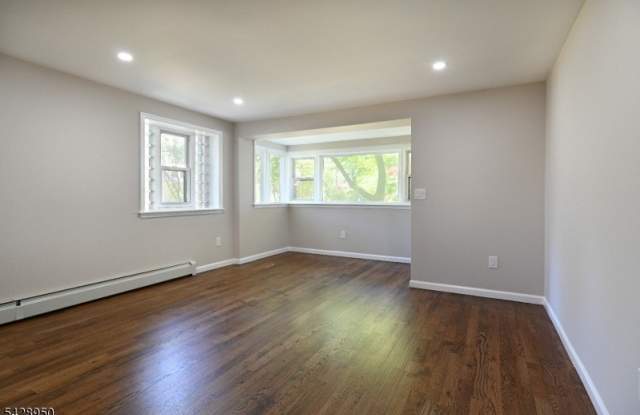285 Orchard Ter Gallery 2