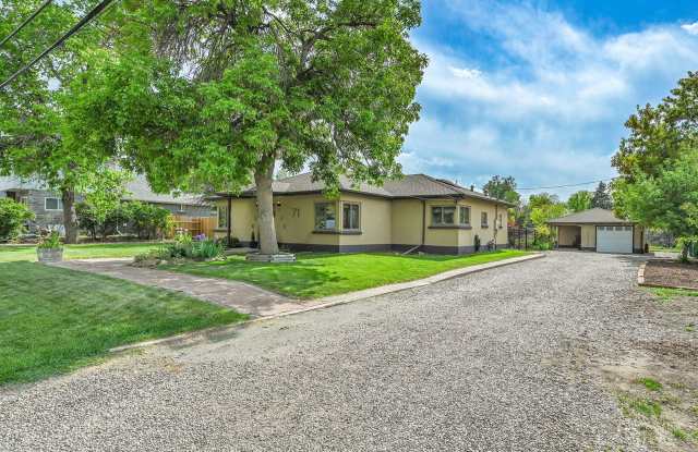 3 bedroon 1.5 bath home with amazing yard and detached garage - 71 North Lamar Street, Lakewood, CO 80226 3 bedroon 1.5 bath home with amazing yard and detached garage - 71 North Lamar Street, Lakewood, CO 80226