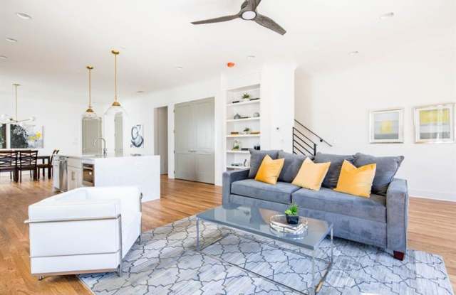 1118 Arkwright Place SE Gallery 4