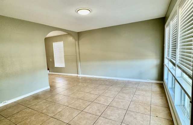 Charming 3-Bedroom Home with Large Backyard & Detached 2-Car Garage Gallery 3