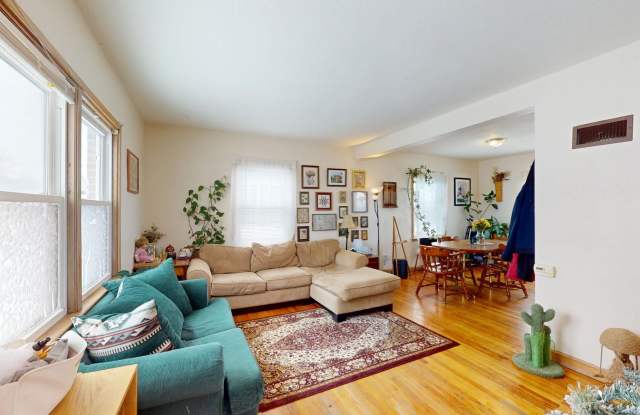 AVAILABLE AUGUST 1st! 2 Bedroom Duplex, Updated Kitchen! 914 Grand Avenue - 914 Grand Avenue, Ames, IA 50010