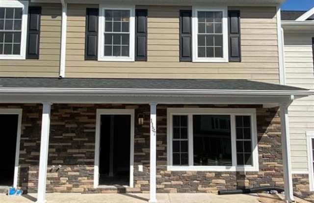 1073 BLUEMOON DR - 1073 Bluemoon Drive, Massanetta Springs, VA 22801