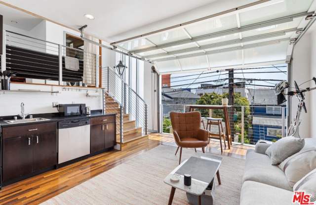 24 Westminster Ave unit: 2 photos photos