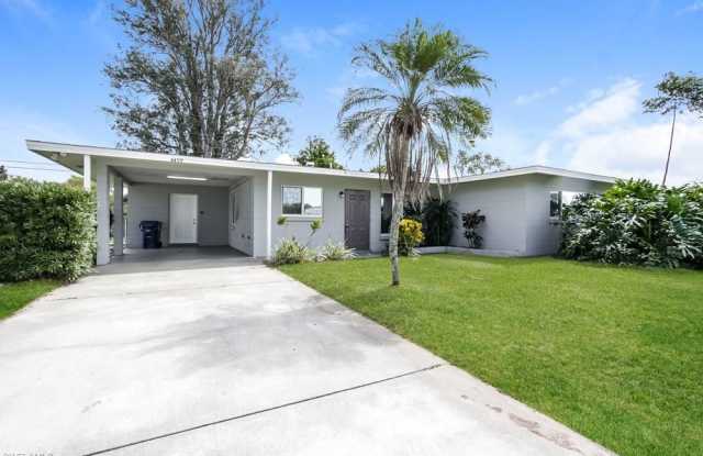 4459 Beneva RD - 4459 Beneva Road, South Gate Ridge, FL 34233