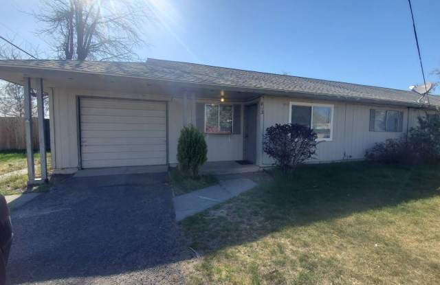 813lindberg - 813 Lindberg Lane, Moses Lake North, WA 98837