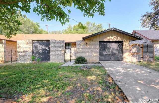 2107 Darwin Dr photos photos