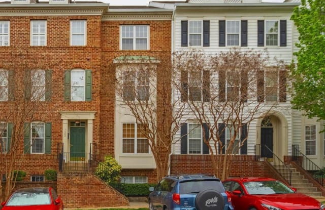 1592 LEEDS CASTLE DRIVE - 1592 Leeds Castle Drive, Tysons Corner, VA 22182