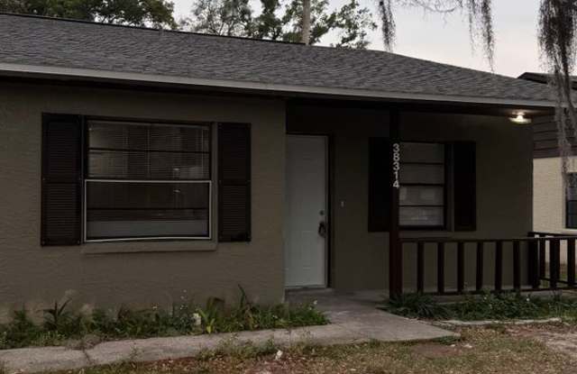 Move-In Ready 2BR/2BA Home with Modern Updates & Prime Zephyrhills Location! Gallery 1