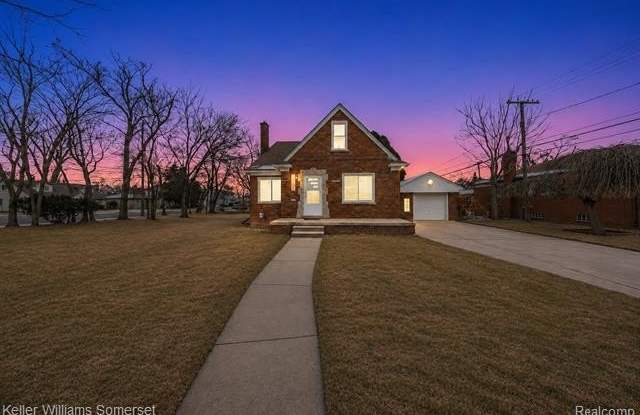23250 FIRWOOD Avenue photos photos