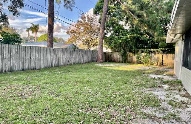 920 Lakewood Dr photos photos
