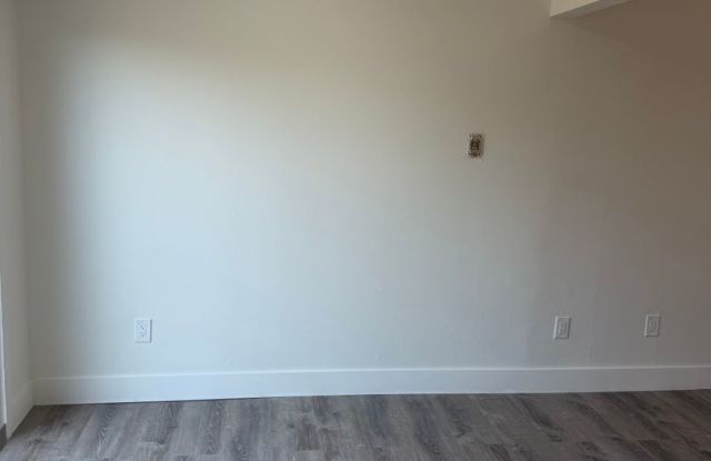 961 Wakefield Gallery 4