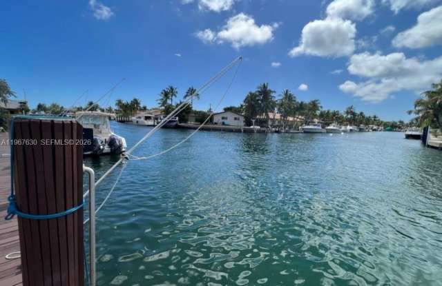 2430 NE 135th St photos photos