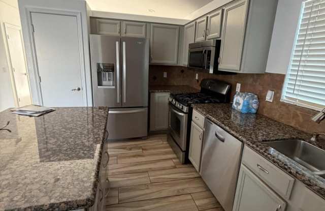 580 N DANYELL Court Gallery 4