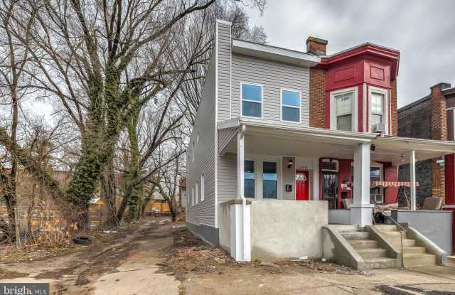 3911 TOWANDA AVENUE Gallery 4