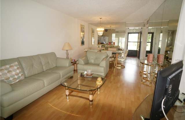 1418 ARROWHEAD CIRCLE W Gallery 4
