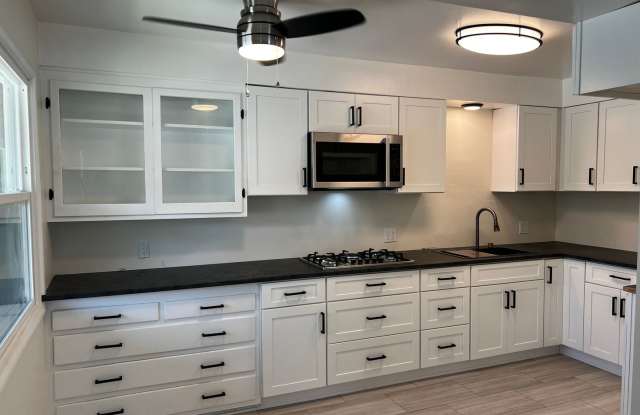 1 Bedroom 1 Bath Completely Remodeled Apartment in the Heart of Uptown Whittier - 5823 Greenleaf Avenue, Whittier, CA 90601