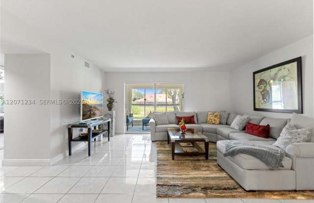 5876 Regal Glen Dr Gallery 1