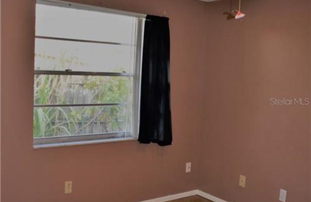 10102 HUNTERS POINT COURT Gallery 4