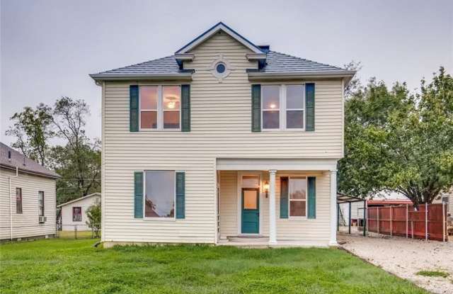 616  W 7th ST - 616 West 7th Street, Taylor, TX 76574