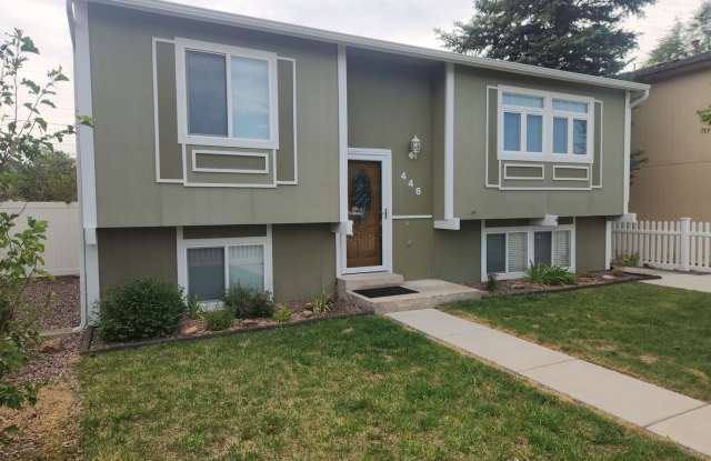 Monument white picket fenced 4-bedroom Beauty! - 446 Jefferson Street, Monument, CO 80132
