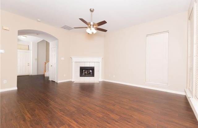 3140 Kings Canyon Drive Gallery 3