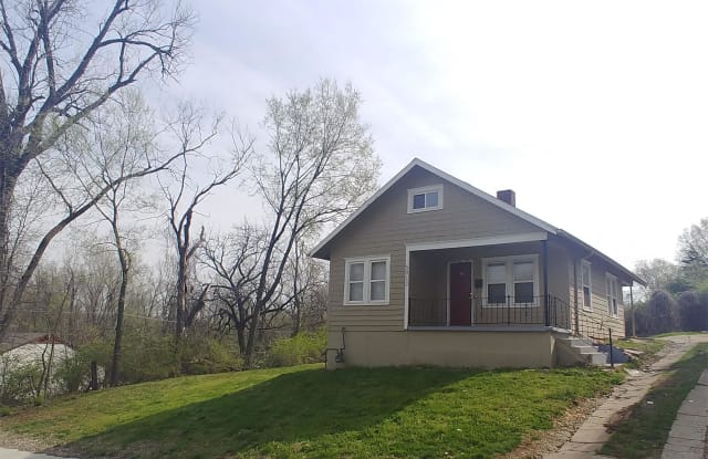 5913 Kensington Avenue - 5913 Kensington Avenue, Kansas City, MO 64130