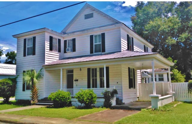 196 SE CAMP STREET 201 photos photos