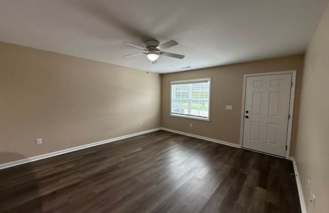 2 Bedroom, 2 bath duplex. Gallery 4