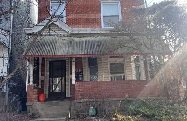 2/1 Apartment in Highland Park - Available Now! photos photos