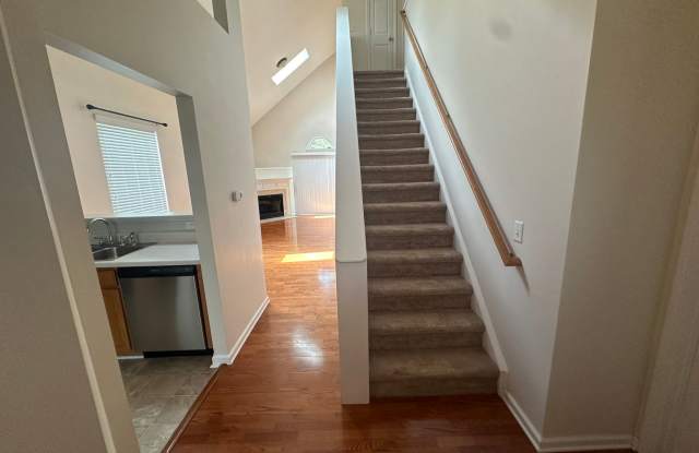 Gorgeous 3 Bed/2 Bath South Durham Townhome - Location, Location, Location! Gallery 4