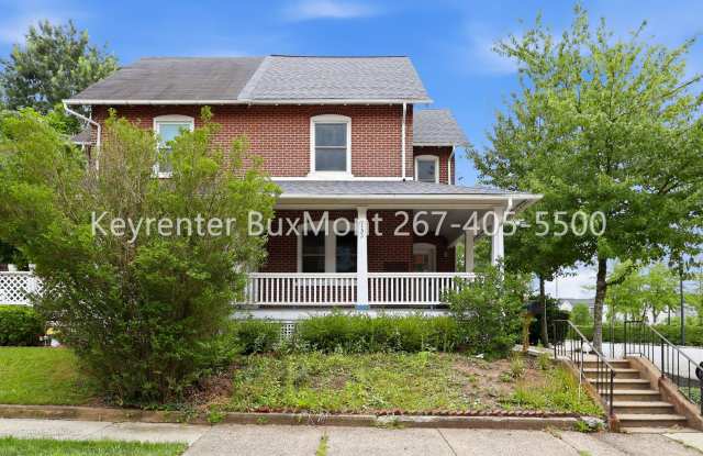 Renovated 4BR Twin with Wraparound Porch in Lansdale Borough Gallery 1