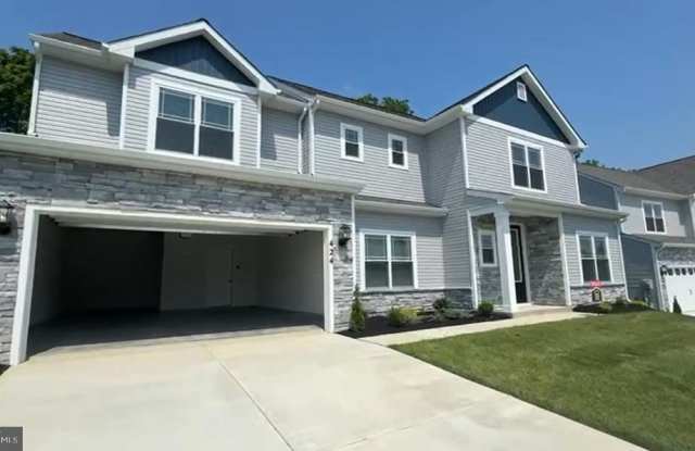 424 ABIGAIL Avenue - 424 Abigail Avenue, Waynesboro, PA 17268