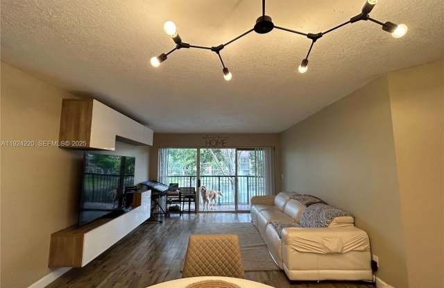 8977 Wiles Rd photos photos