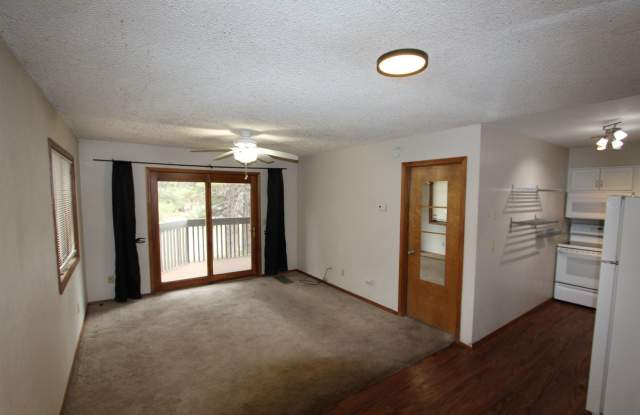 1BR Country Club Condo | Large Deck + In-Unit Washer & Dryer photos photos 1BR Country Club Condo | Large Deck + In-Unit Washer & Dryer photos photos