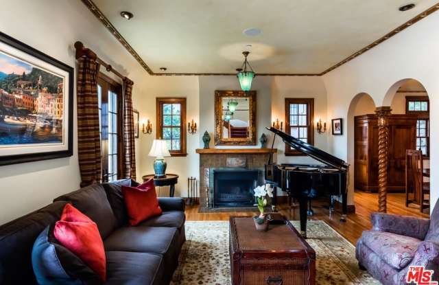 1436 SAN VICENTE Boulevard Gallery 3