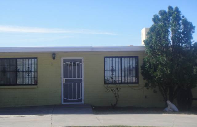 2005 E 15th Street Gallery 1