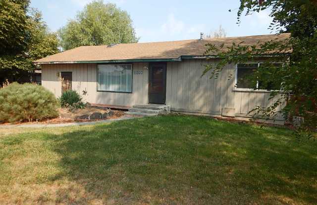 3 Bedroom, 1 Bathroom in Heights Subdivision in Prineville - Garbage Included! - Available Soon! - 1070 Northeast Allen Avenue, Prineville, OR 97754