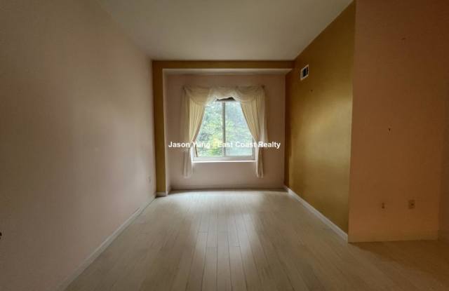 1 Cityview Ln. Gallery 3