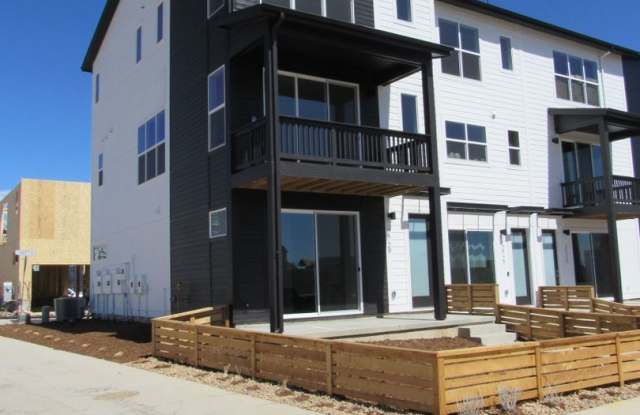 Modern Solar Powered Home in Broomfield photos photos