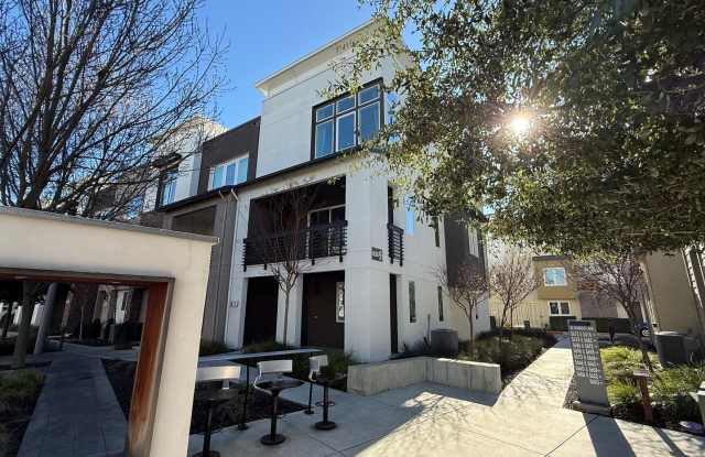 4BD/3.5B Home in Dublin's Boulevard Community, a Stone's Throw Away From Persimmon and Hacienda! photos photos