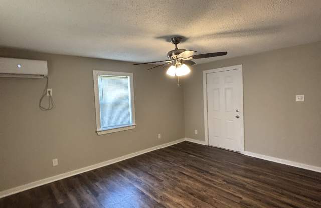 1017 Towering Oaks Dr Gallery 4