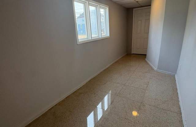 600 N MICHIGAN Avenue N Gallery 2
