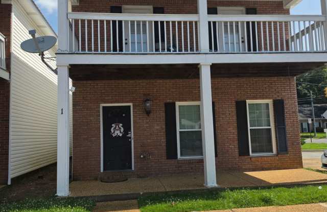 Townhome Near Campus Gallery 1