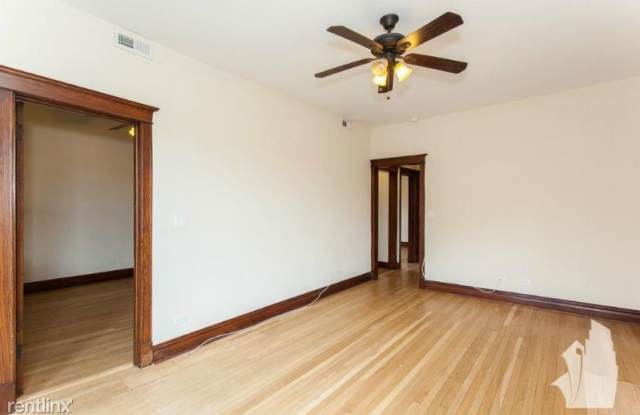 1431 W Addison St 2 Gallery 4