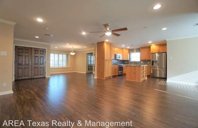 2818 Fontana Dr - 2818 Fontana Drive, Houston, TX 77043