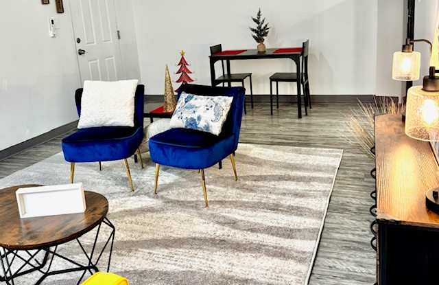 1320 McCullough - West Liberty Point Apartments Gallery 3
