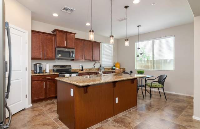 9179 W DREYFUS Drive Gallery 4